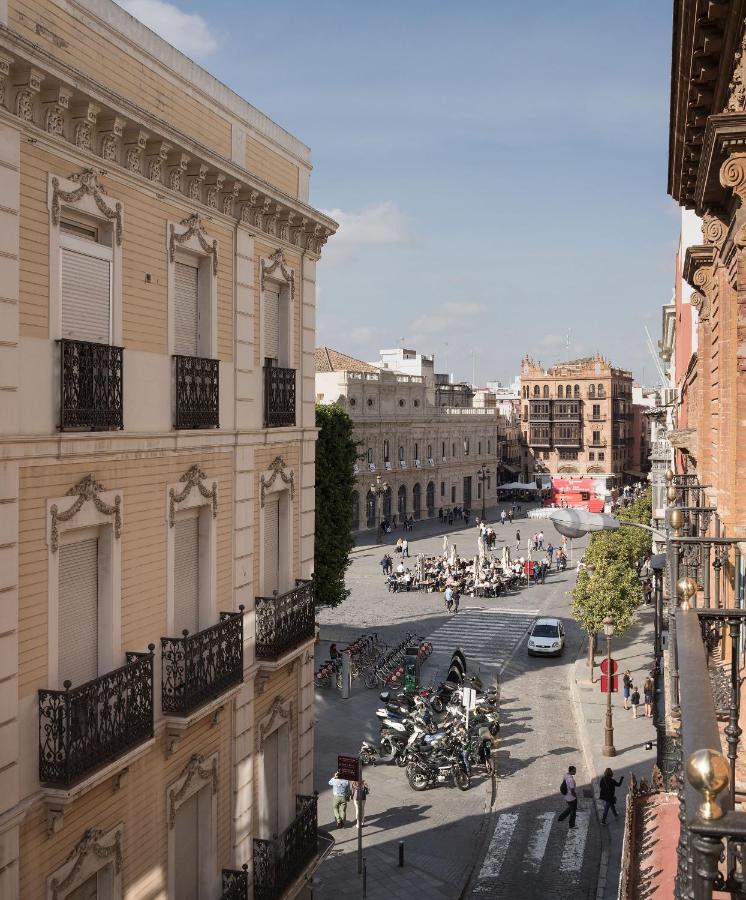 Puerta Catedral Holiday Suites Sevilla Kültér fotó