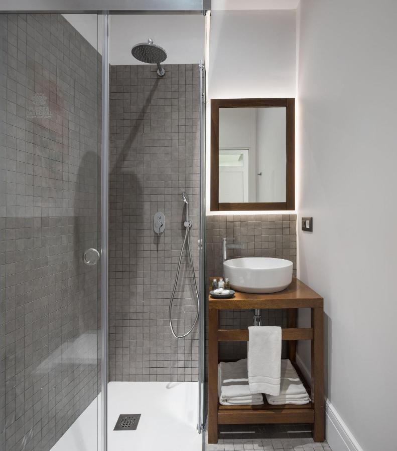 Puerta Catedral Holiday Suites Sevilla Kültér fotó